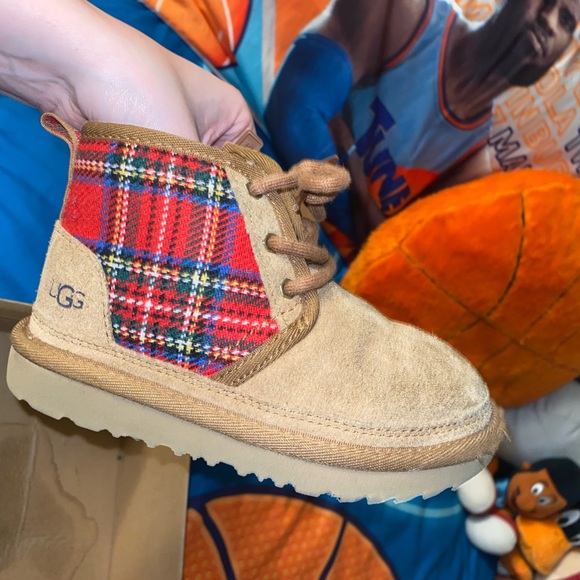 Unisex UGG size 10C - Picture 3 of 8